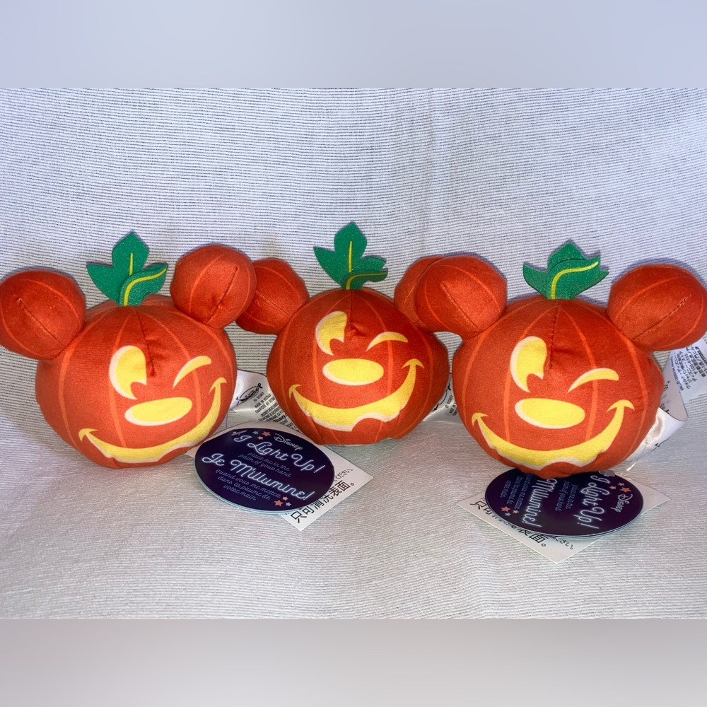 Brand New 2020 Disney Light up Mickey Pumpkin plush